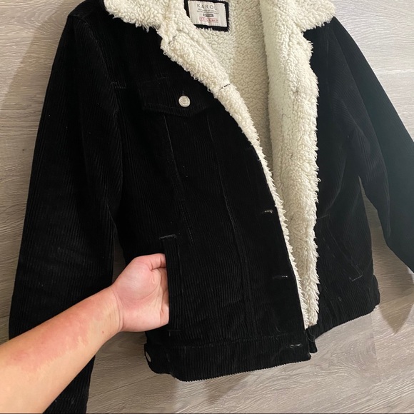 Women's Black Sherpa-Lined Corduroy Jacket - Picture 6 of 9